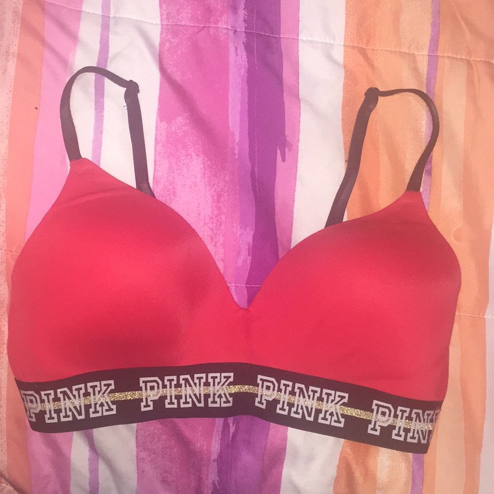 VS PINK Wear Everywhere Wireless Lightly-Lined Bra